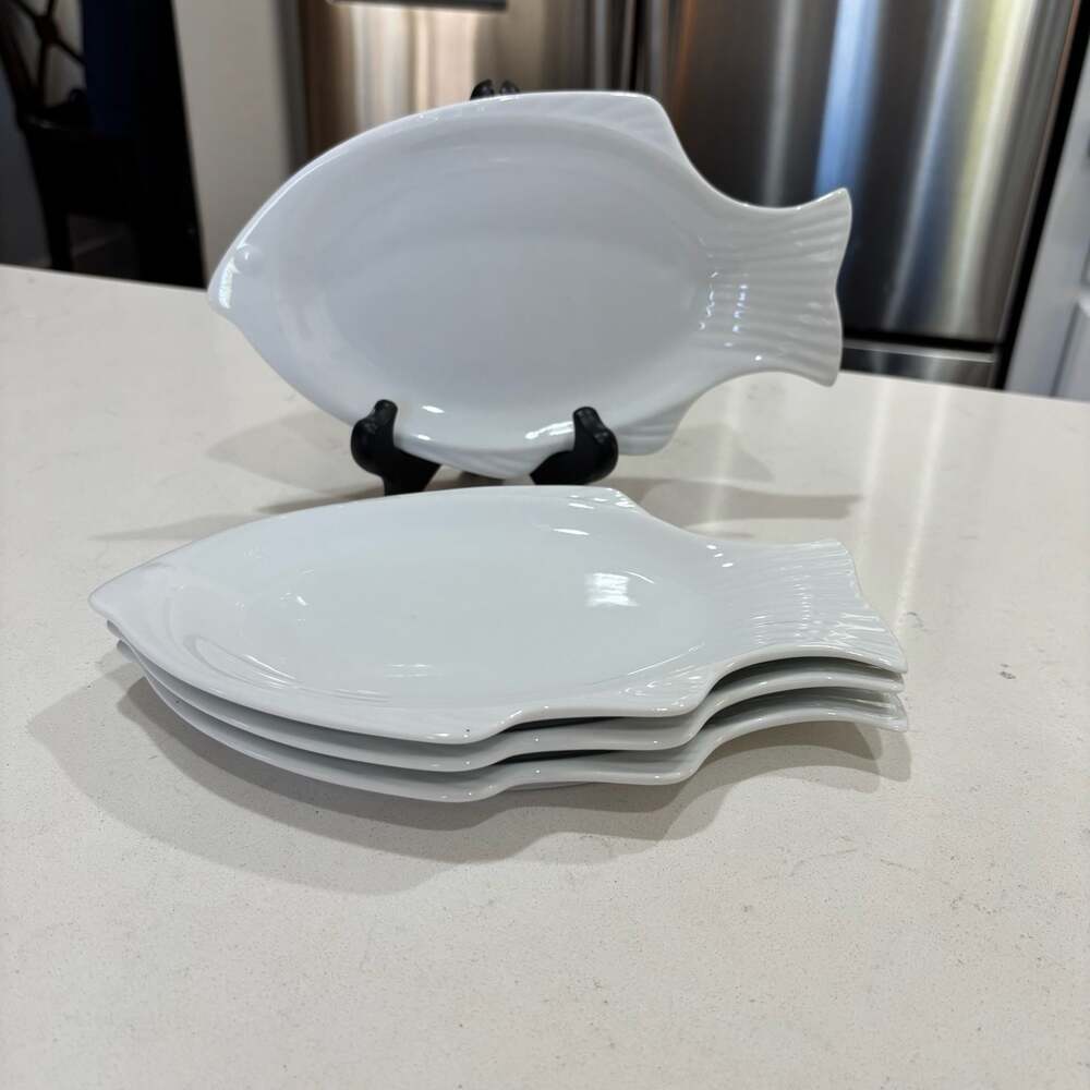 Set of 4 Williams-Sonoma White Ceramic Fish Shaped Appetizer Plates